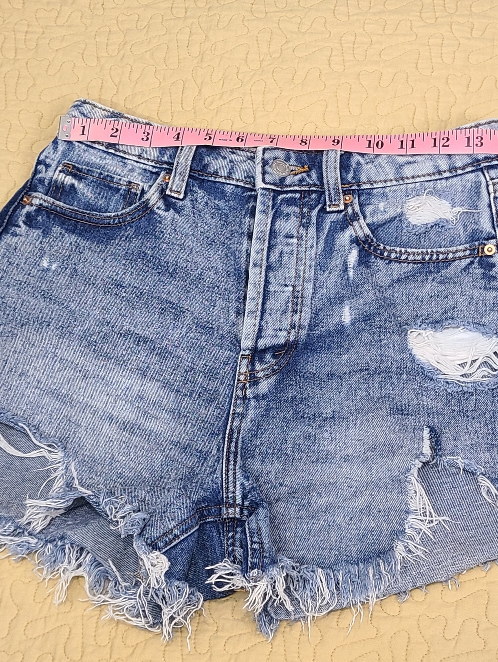 Wild Fable Acid Wash Hi Rise disstressed denim jean shorts size 4 - Picture 6 of 7